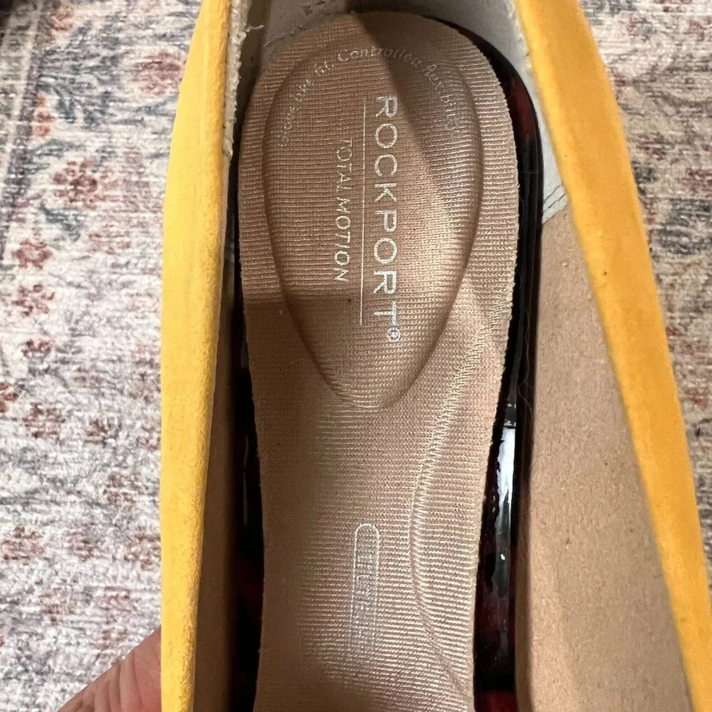 NWOB Rockport Total Motion Sheehan Heel - Yellow Suede Size 7W - Picture 3 of 5